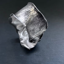 画像をギャラリービューアに読み込む, PROTECT YOU. SMOOTH SNAKESKIN BANGLE/SV925(51)|Truph.BIJOUX(トリュフビジュー)
