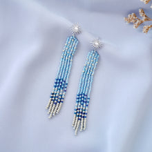 画像をギャラリービューアに読み込む, 揺れるロングビーズフリンジピアス 夜空の一番星 ライトブルー 【シルバー925 ピアスポスト】 |Ahki Beadwork(アーキービーズワーク)