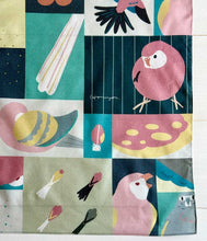 画像をギャラリービューアに読み込む, ハンカチ〈アキクサインコ〉|コトリヨガ