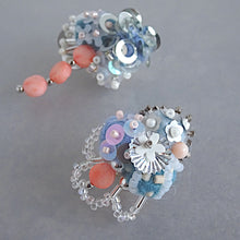 画像をギャラリービューアに読み込む, プランクトンの春/コーラルピンク//イヤリング|hanmmmo(ハンモ)