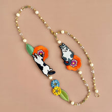 画像をギャラリービューアに読み込む, 花畑でお昼寝するねこたちの首飾り (ミミ・ぐり)|maltamarie(マルタマリエ)