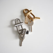 画像をギャラリービューアに読み込む, Triangle hoop key ring キーリング | LUNACHIC(ルナシック)