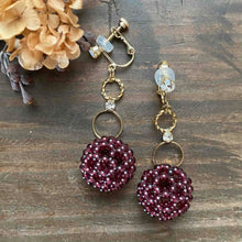 画像をギャラリービューアに読み込む, フラーレン ガーネット 2mm フープピアス・イヤリング|紬(ツムギ)