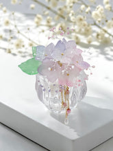 画像をギャラリービューアに読み込む, ふんわりカラーの紫陽花と金沢金箔のかんざし(ドライフラワー・天然石とガラスの揺れるチャーム付き)|ハピネスウェーブ