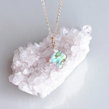 画像をギャラリービューアに読み込む, アバロンシェル × クリスタル水晶のオーロラカラーネックレス|SAKURA jewelry(サクラジュエリー)