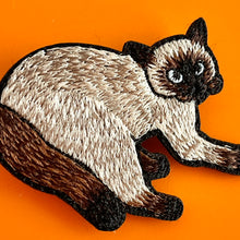 画像をギャラリービューアに読み込む, 大きく見せるネコ・ちまきのブローチ|maltamarie(マルタマリエ)