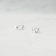 画像をギャラリービューアに読み込む, アシンメトリースター スタッドピアス(シルバー925)|SMUK(スムーク)