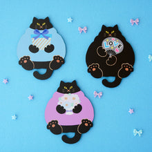 画像をギャラリービューアに読み込む, 木製コースター・猫雑貨【ねこまみれ 推し色 黒】|Ten&O Art+Craft(テンアンドオー アートクラフト)