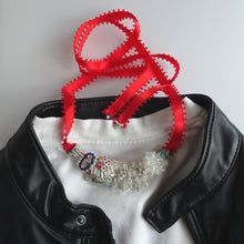 画像をギャラリービューアに読み込む, 宝石箱//立体刺繡のリボンネックレス|hanmmmo(ハンモ)