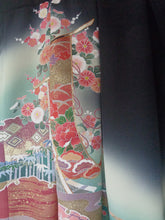 画像をギャラリービューアに読み込む, 几帳 牡丹 糸目刺繍 黒留袖から 半袖 タックワンピース 9号 M 裏地付き|着物リメイクあんえんkyoto(キモノリメイクアンエンキョウト)