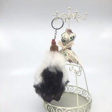 画像をギャラリービューアに読み込む, ベビーアルパカの天然皮革 コンドル ぬいぐるみチャーム|ペルー職人手仕事・一点もの