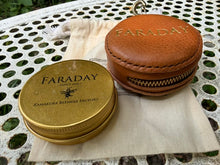 画像をギャラリービューアに読み込む, FARADAYホホバ蜜蝋バーム30g 革ケース付き|FARADAY KAMAKURA(ファラディ カマクラ)