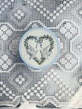 画像をギャラリービューアに読み込む, 刺繍のクッキー缶|Parlour CORAIL(パーラーコライユ)