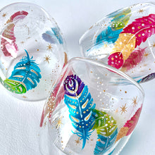 画像をギャラリービューアに読み込む, カラフルなフェザーが舞う-Wウォールグラス|RYUEN(リュウエン)