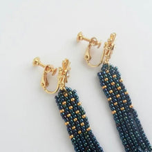 画像をギャラリービューアに読み込む, ミッドナイトブルー 夜空の一番星 ビーズフリンジイヤリング|Ahki Beadwork(アーキービーズワーク)