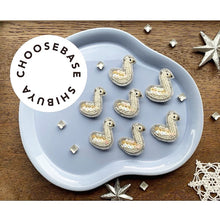 画像をギャラリービューアに読み込む, ブローチ【スワン】|tsubutsubu design.(ツブツブデザイン)