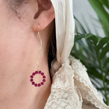 画像をギャラリービューアに読み込む, 【ピアス】春のコーディネートの主役に ヴィンテージスワロフスキークリスタルが輝く大人のアクセントピアス|ERIKOART(エリコアート)