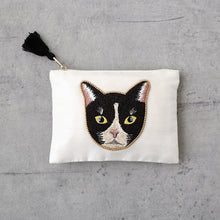 画像をギャラリービューアに読み込む, キャット刺繍フラットポーチ 17×13cm|猫とイチオクノホシ(ネコトイチオクノホシ)