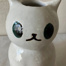画像をギャラリービューアに読み込む, 白猫の花瓶|とうげい hanaga(トウゲイ ハナガ)