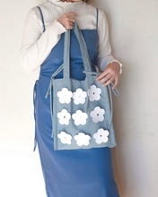 画像をギャラリービューアに読み込む, Rugby ball bag<Leather Flower motif>|Cherry on top(チェリーオントップ)