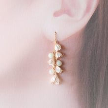 画像をギャラリービューアに読み込む, 鈴蘭とひすいのピアス|s.o.f.i. (ソフィー)