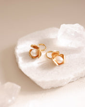 画像をギャラリービューアに読み込む, flower pearl hoop|felice(フェリーチェ)