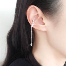 画像をギャラリービューアに読み込む, イヤーカフ パール チェーン 雫 ジルコニア 上品 大人 ご褒美 プレゼント|orie(オリエ)