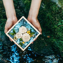 画像をギャラリービューアに読み込む, ヒノキフラワーBOX -KONATSU-【クリスマス フラワーギフトおすすめ】|PhnomToi(プノントイ)