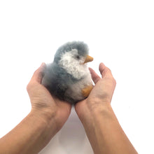 画像をギャラリービューアに読み込む, チャーム ペンギン ベビーアルパカ100% ペルー職人手仕事・一点もの|RUNA SHOP(ルナショップ)