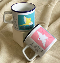 画像をギャラリービューアに読み込む, 「小鳥とヨガ」マグカップ〈オカメインコ〉|コトリヨガ