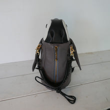 画像をギャラリービューアに読み込む, ペンギンの赤ちゃんバッグ|ガムアママレザーズ神戸(ガムアママレザーズコウベ)