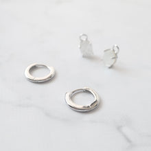 画像をギャラリービューアに読み込む, マザーオブパール ワンタッチ ダングル ピアス(シルバー925/ロジウムプレーティング)|SMUK(スムーク)