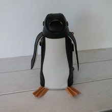 画像をギャラリービューアに読み込む, ペンギンの赤ちゃんバッグ・アデリーちゃん|ガムアママレザーズ神戸(ガムアママレザーズコウベ)