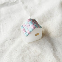 画像をギャラリービューアに読み込む, おかえり|ガラスと草木染め刺繍の小さなオブジェ|misaki kotori glass and thread(ミサキコトリグラスアンドスレッド)