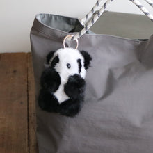 画像をギャラリービューアに読み込む, パンダチャーム|kakatoo(カカトゥ)