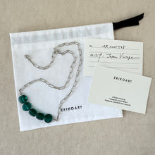 画像をギャラリービューアに読み込む, 【ネックレス】ヴィンテージビーズが輝くグリーンの差し色ネックレス|ERIKOART(エリコアート)
