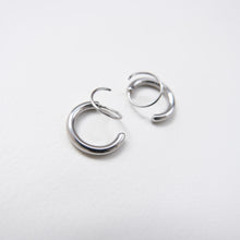 画像をギャラリービューアに読み込む, ステンレスシンプルねじりピアス|HOTARU(ホタル)