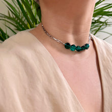 画像をギャラリービューアに読み込む, 【ネックレス】ヴィンテージビーズが輝くグリーンの差し色ネックレス|ERIKOART(エリコアート)