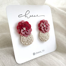 画像をギャラリービューアに読み込む, 刺繍ピアス/イヤリング 「hello!」ボルドー×アイボリー|cheese(チーズ)