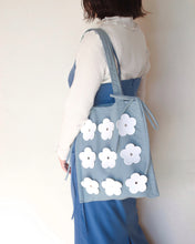画像をギャラリービューアに読み込む, Rugby ball bag<Leather Flower motif>|Cherry on top(チェリーオントップ)