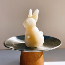 画像をギャラリービューアに読み込む, おりこうなウサギのキャンドル|Studiok.k(スタジオケーケー)