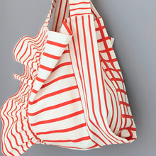 画像をギャラリービューアに読み込む, 作家オリジナル生地でつくった肩掛けアシメフリルバッグ|takutomo(タクトモ)