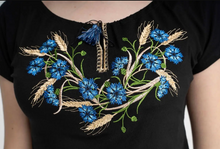 画像をギャラリービューアに読み込む, 刺繍入りT-シャツ ・ 深いネックライン|Ukrainian Embroidery Wear ”Mavka”(ウクライナシシュウノアパレル マウカ)