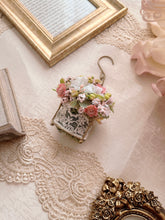 画像をギャラリービューアに読み込む, 小さなパステルカラーの花かご|flowers luciole(フラワーズ ルシオール)