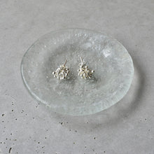 画像をギャラリービューアに読み込む, つぶつぶカレンシルバーピアス|YEAH.JAPAN(イエアジャパン)