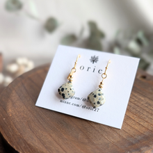 画像をギャラリービューアに読み込む, ダルメシアンジャスパー オリエンタルカットピアス/イヤリング|orie(オリエ)