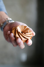 画像をギャラリービューアに読み込む, 開けるたびにちょっと楽しいコインケース〈SAAMI〉|Has(ハズ)