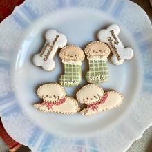 画像をギャラリービューアに読み込む, 冬のトイプードル2匹|sumirecookies(スミレクッキーズ)