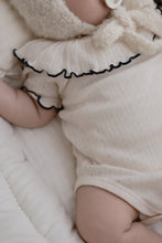 画像をギャラリービューアに読み込む, 【Milky cream】 -Ruffly cotton rompers|Bébémoose (ベベムース)
