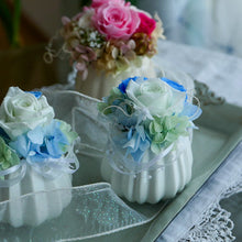 画像をギャラリービューアに読み込む, プリザーブドフラワーアレンジメントSomething Blue(サムシングブルー)|liliumflower(リリウムフラワー)